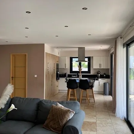 Hébergement de vacances D'exception Avec Piscine Privee - La Crau - 8 Pers. - Fr-1-826-19